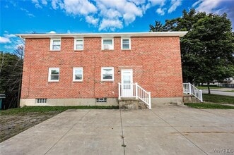 862 Falcon Dr in Depew, NY - Building Photo - Building Photo