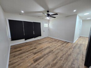 5525 E 13th Pl in Gary, IN - Foto de edificio - Building Photo