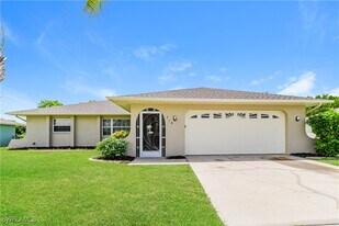 716 SW 15th Terrace in Cape Coral, FL - Building Photo