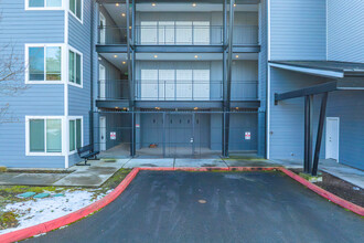 Paddington Place in Tacoma, WA - Building Photo - Building Photo