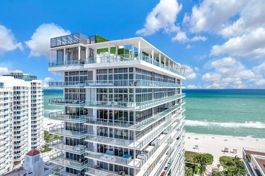 3737 Collins Ave, Unit PH-1 in Miami Beach, FL - Foto de edificio