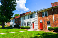 Buckingham Place Apartments in Norfolk, VA - Building Photo - Building Photo