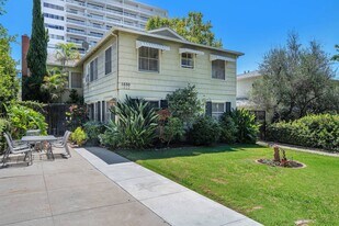 1032 Carol Dr in West Hollywood, CA - Building Photo