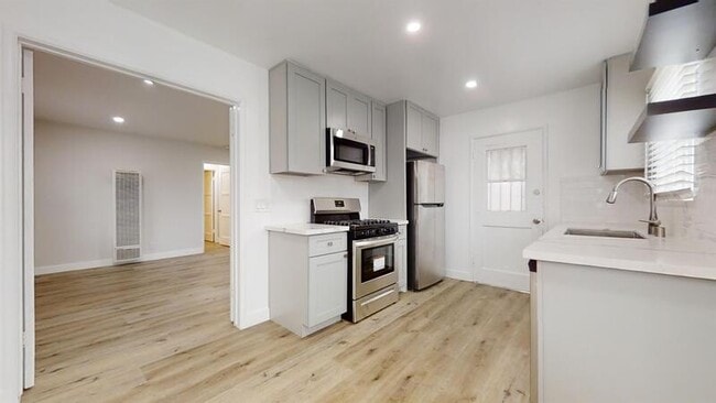 7016 Flight Ave in Los Angeles, CA - Building Photo - Building Photo