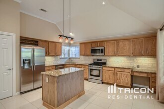 2708 Hemingway Dr in Grand Prairie, TX - Building Photo - Building Photo