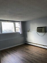 81 Trapelo Rd in Waltham, MA - Building Photo - Building Photo