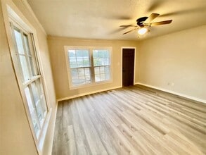 310 Dean St, Unit 2701-301 in Athens, TX - Building Photo - Building Photo
