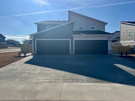 1701 SW Casuarina Dr in Bentonville, AR - Building Photo