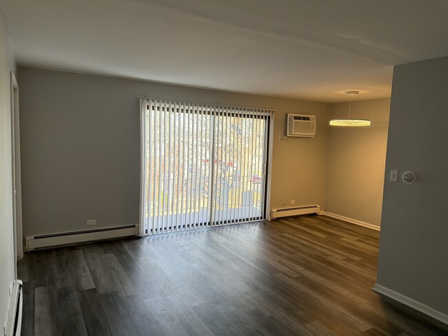 110 W 66th St in Westmont, IL - Building Photo - Building Photo