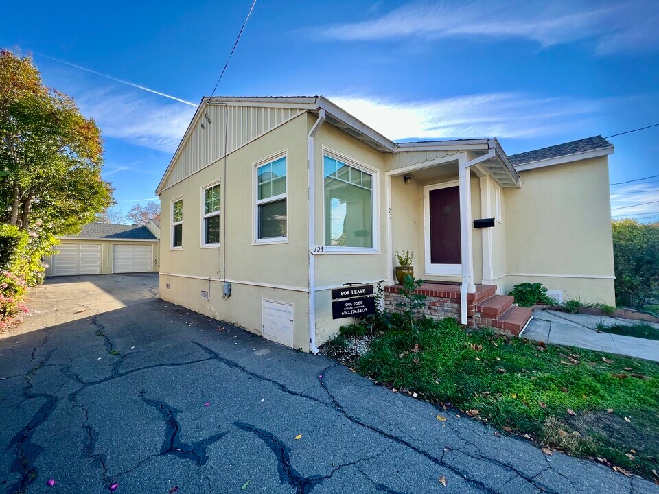 127 22nd Ave in San Mateo, CA - Foto de edificio