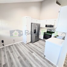 2258 New Kent Ct in Newport News, VA - Foto de edificio - Building Photo
