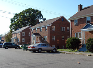 6804 Red Top Rd in Takoma Park, MD - Building Photo - Building Photo