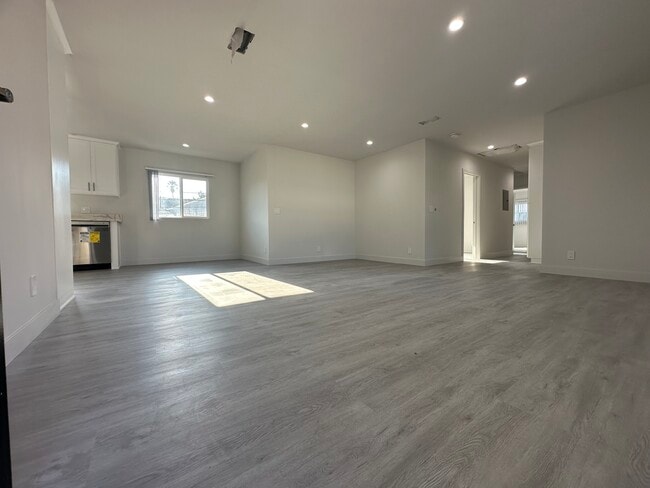 922 S Shenandoah St, Unit 1