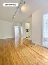 512 E 80th St in New York, NY - Building Photo - Building Photo