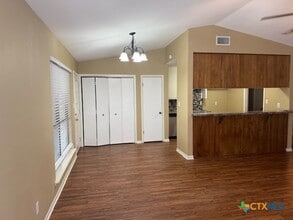 110 Concord Ln in Victoria, TX - Building Photo - Building Photo