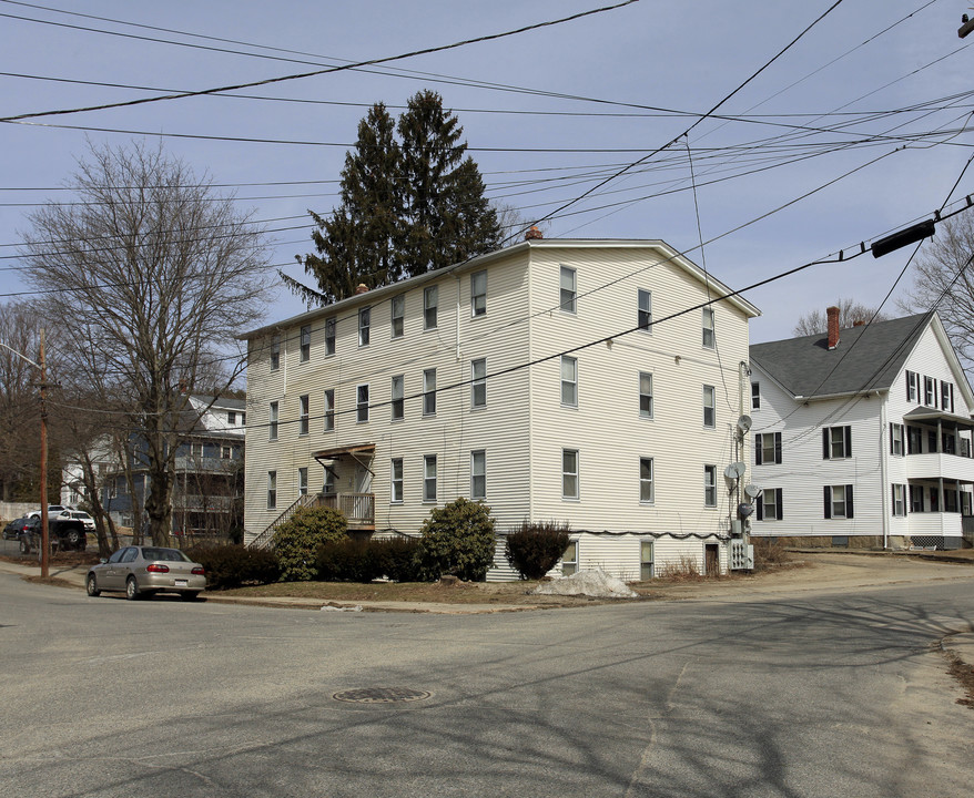 34 Willow St in Whitinsville, MA - Building Photo