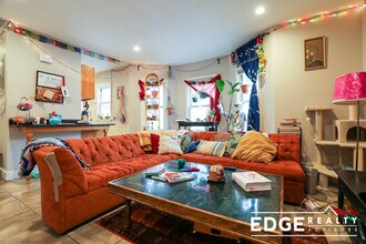 66 Quint Ave in Boston, MA - Building Photo - Building Photo