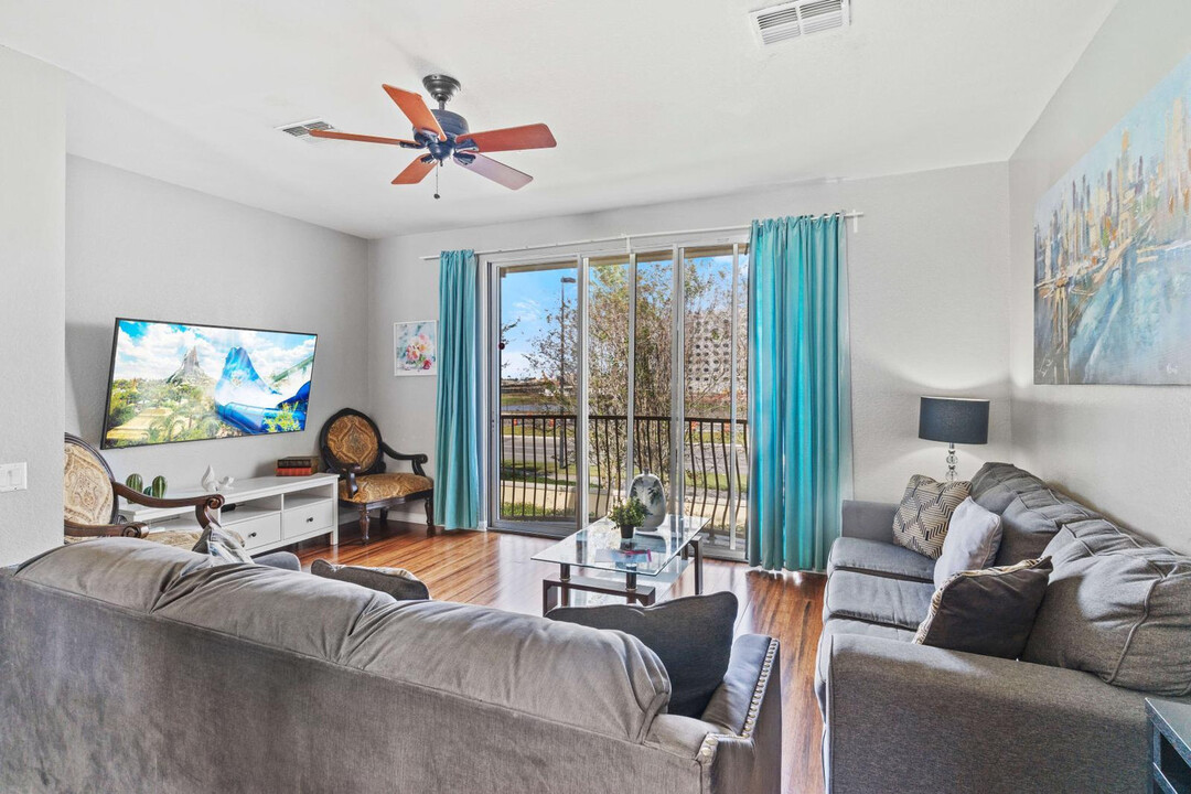 5026 Tideview Cir in Orlando, FL - Building Photo