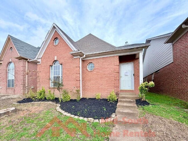 2150 Berry Bush Ln in Memphis, TN - Building Photo - Building Photo