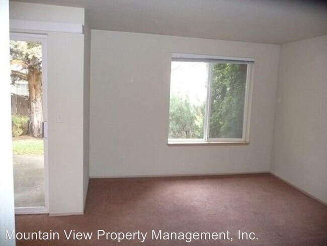 2720 NE Mesa Ct in Bend, OR - Building Photo - Building Photo