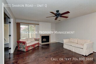5011 Sharon Rd-Unit -Q in Charlotte, NC - Foto de edificio - Building Photo