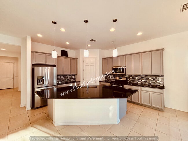 198 E Woolystar Ct in Oro Valley, AZ - Building Photo - Building Photo