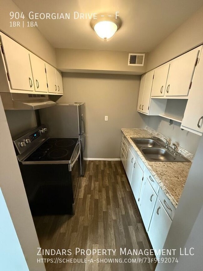 property at 904 Georgian Dr