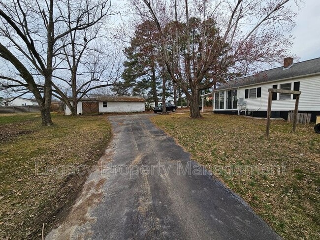 102 Allen Ruffin Ave in Hillsborough, NC - Building Photo - Building Photo