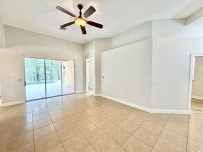 15409 Cortona Way in Naples, FL - Foto de edificio - Building Photo