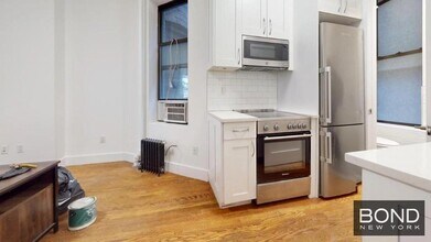 588 Amsterdam Ave in New York, NY - Building Photo - Building Photo