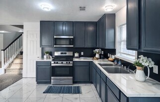 2206 Laurel Oak Dr in Missouri City, TX - Building Photo