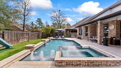 14 Whispering Thicket Pl in Tomball, TX - Building Photo - Building Photo