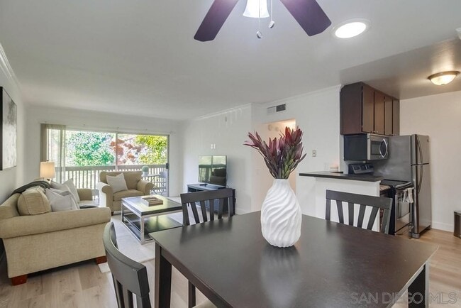 6304 Friars Rd in San Diego, CA - Building Photo - Building Photo