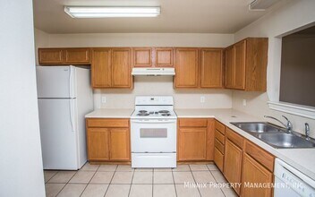 908 N Belmont Ave in Lubbock, TX - Foto de edificio - Building Photo