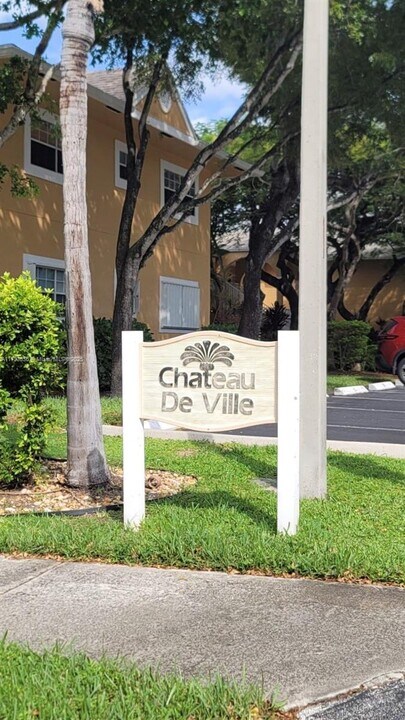 421 SE 10th St in Dania Beach, FL - Building Photo