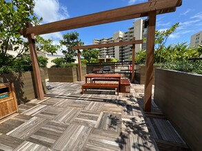 1717 Mott Smith Dr in Honolulu, HI - Building Photo - Building Photo