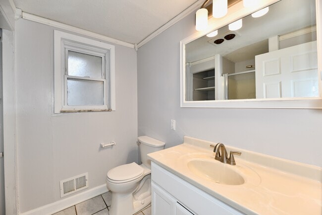5220 Southdale Dr in Indianapolis, IN - Building Photo - Building Photo
