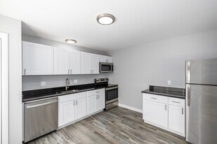 Marshfield Apartments in North Branford, CT - Building Photo