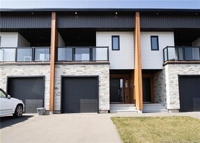 204 Dickey Boul in Riverview, NB - Building Photo