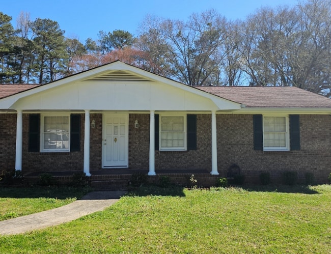 6116 Evans Dr in Rex, GA - Building Photo - Building Photo