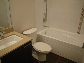3382 Viewmount Dr in Port Moody, BC - Building Photo - Building Photo