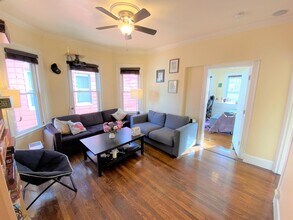 381 Highland Ave, Unit 2 in Somerville, MA - Building Photo - Building Photo
