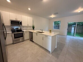 1655 SE 26th Rd in Homestead, FL - Building Photo - Building Photo