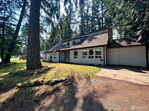 3622 159th Street Ct E in Tacoma, WA - Foto de edificio - Building Photo