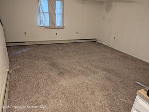 718 Boulevard Ave in Dickson City, PA - Building Photo - Building Photo