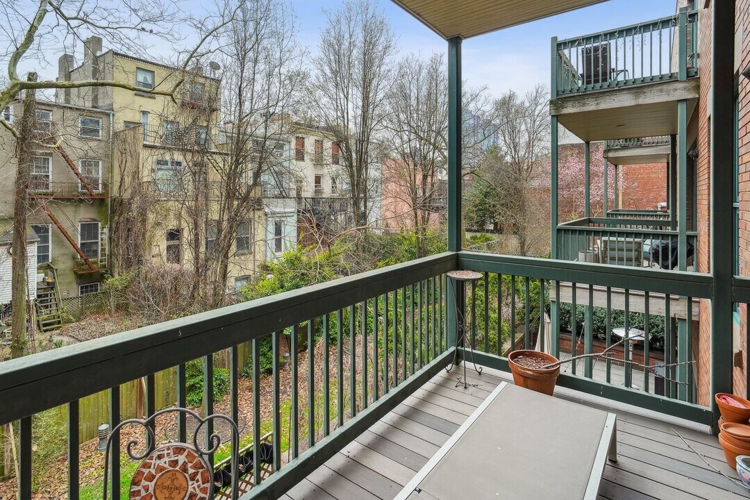 61 Grand St in Jersey City, NJ - Building Photo