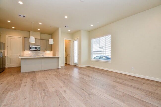 property at 2305 Silva Park Ln