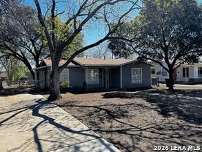 114 Woley Dr in San Antonio, TX - Building Photo - Building Photo
