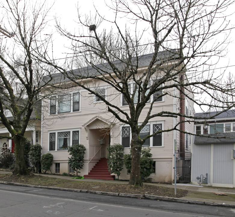 911 SE 26th Ave in Portland, OR - Building Photo