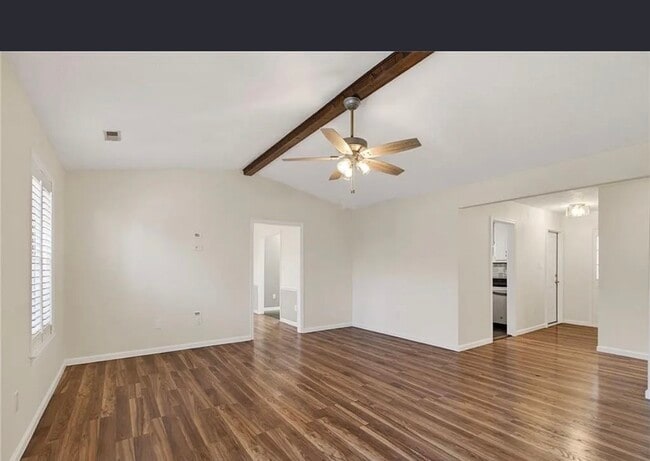 744 Flagship Dr in Newport News, VA - Foto de edificio - Building Photo